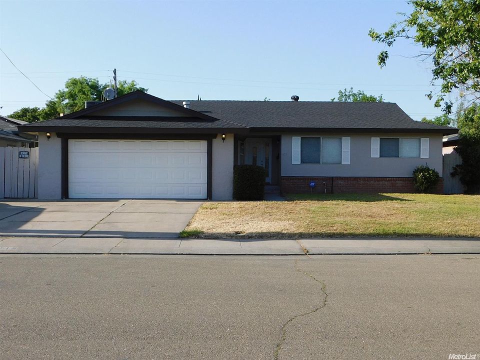 1st image of 411 Goya Dr