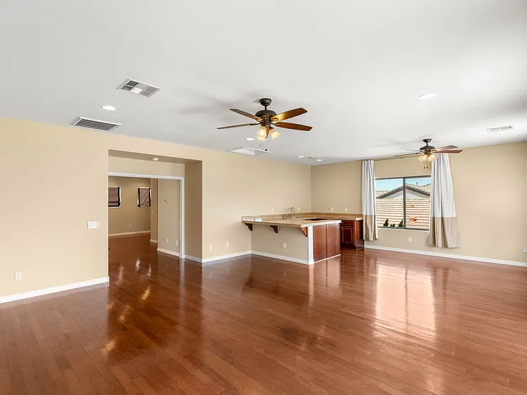 Massive entertainment loft with balcony