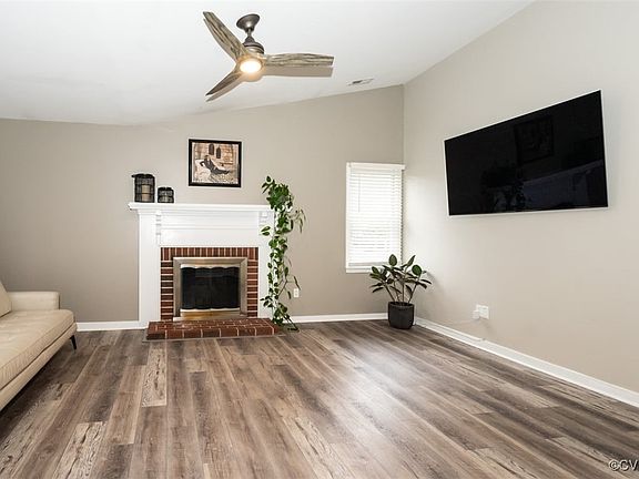 3rd image of 10120 Molly Ln
