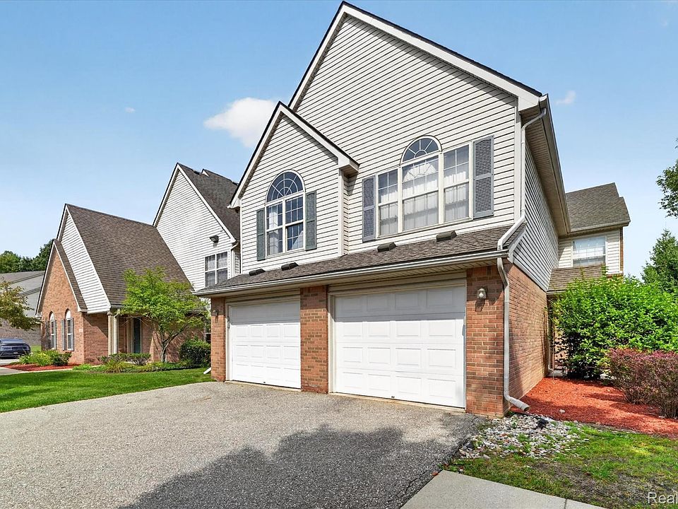 531 Brookfield Dr, photo 3