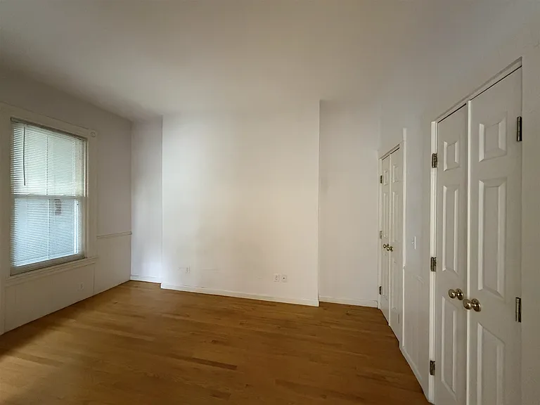 43 Laurel St #1 — Photo 8