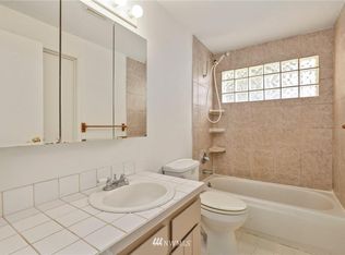 1668 Lake Youngs Way SE, Renton, WA 98058