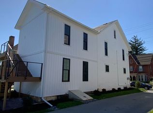 221 W Main Street, New Holland, PA 17557