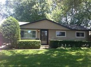 225 W Norman Ln, Wheeling, IL 60090
