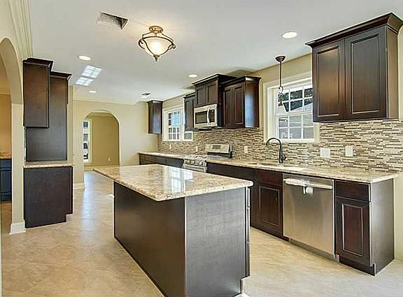 4th image of 7124 Grey Oaks Dr