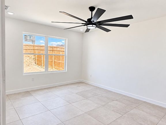 5th image of 112 Mi Ranchito St