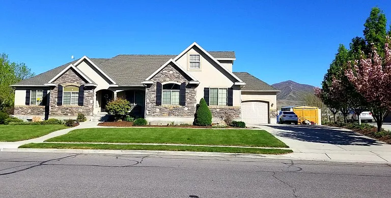 10511 N Canterbury Dr — Photo 1
