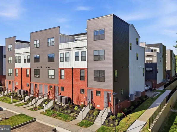 919 Riverplace Dr, Conshohocken, PA 19428