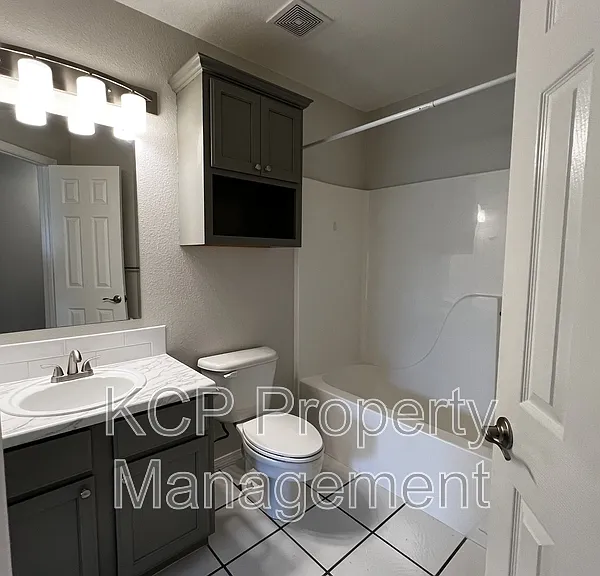5708 Whitney Cir — Photo 11