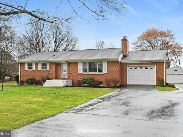 1396 S King St, Leesburg, VA 20175