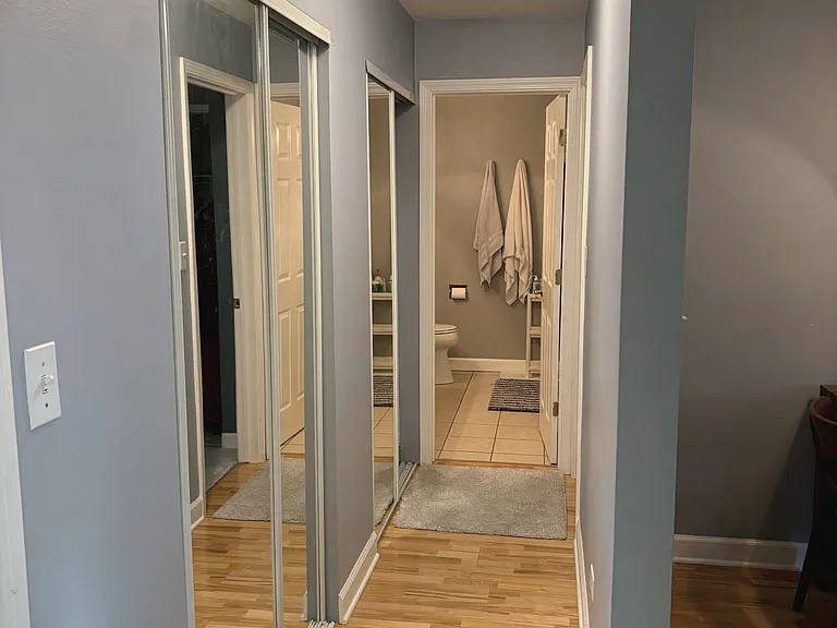 910 W Alleghany Dr #1C — Photo 4