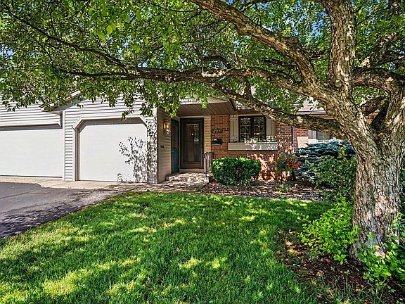 2nd image of 297 Harvest Ln