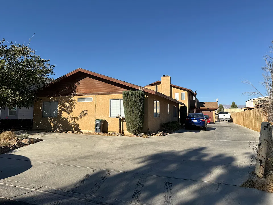 1613 N Erwin St #B