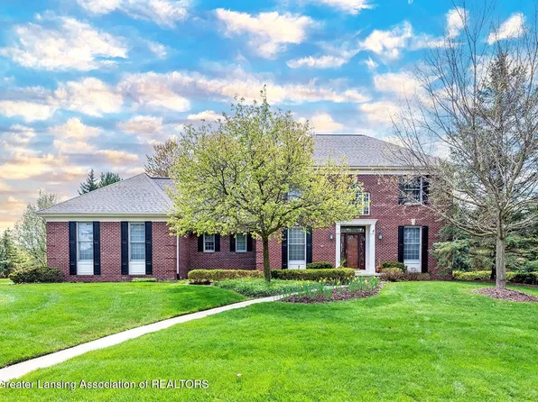 2073 Birch Bluff Dr, Okemos, MI 48864