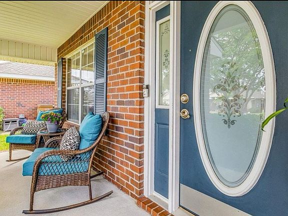 2nd image of 3049 Illinois Pl