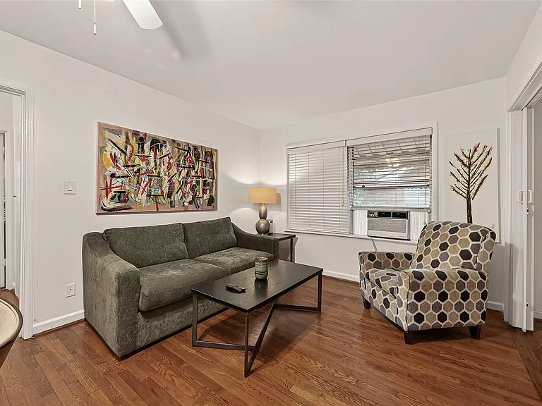 2021 Southgate Blvd #4 — Photo 6