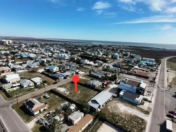 216 E Roberts Ave, Pt Aransas, TX 78373