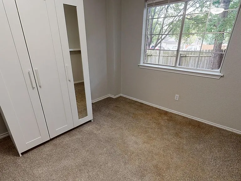 12401 Uttimer Ln — Photo 6