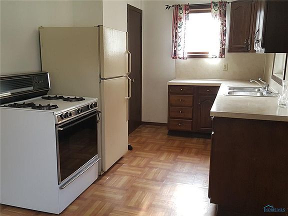 5th image of 5209 306th St