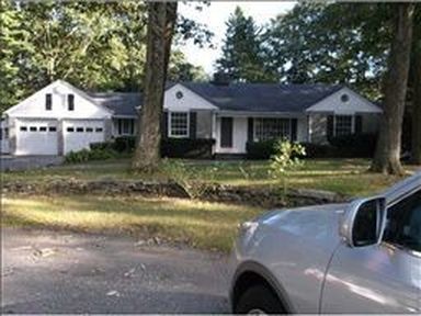 2 Sweetbriar Ct, Warwick, RI, 02888