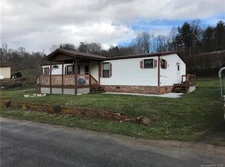 215 Riverview Dr, Waynesville, NC 28785