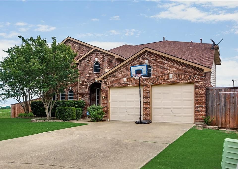 1st image of 802 Banbury Ct
