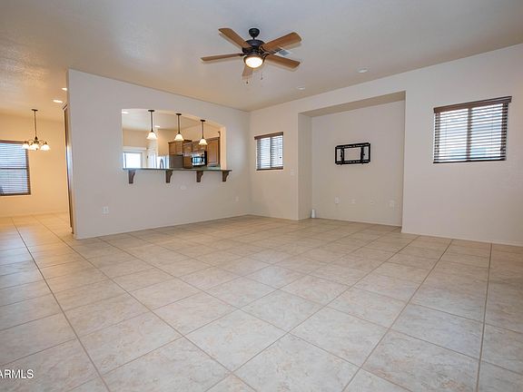 3rd image of 4281 KINGS CANYON Way