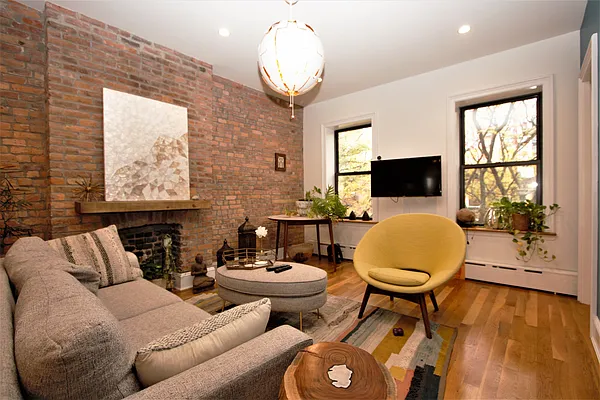 Rented by R New York | media 12