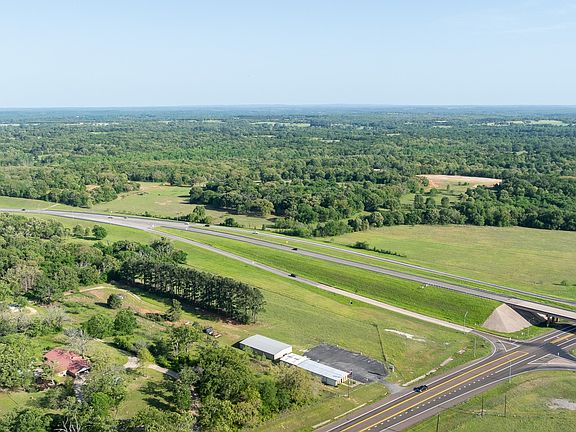 4th image of 951 SE Loop 7