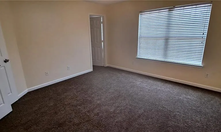 4330 Park Gate Dr — Photo 11