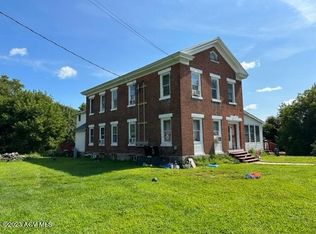 6 East St, Mooers, NY 12958