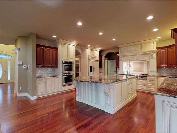 4th image of 8401 152nd St E