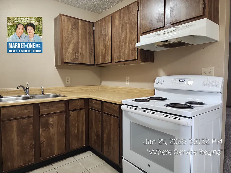 7938 NW Crossland Cir — Photo 10