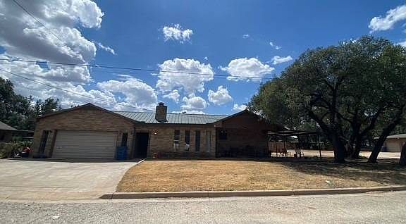 2nd image of 501 Petty St