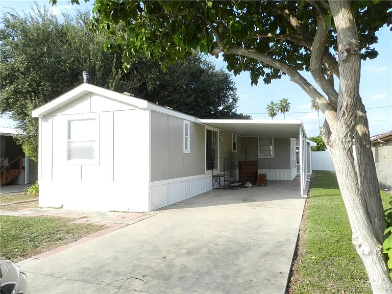 2113 Amy St — Photo 1