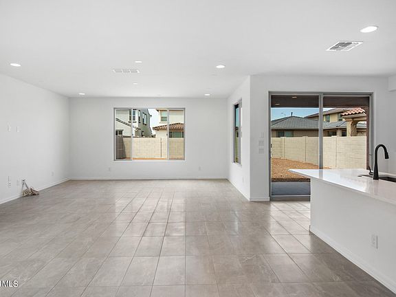 5th image of 9008 W SAN JUAN Avenue