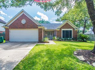 4002 Fernwood Dr, Pearland, TX 77584