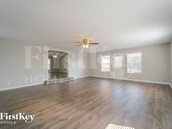4th image of 308 Eisenhower Dr