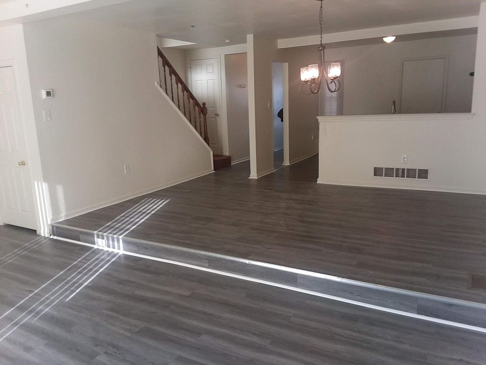 1st image of 504 Nina Ln