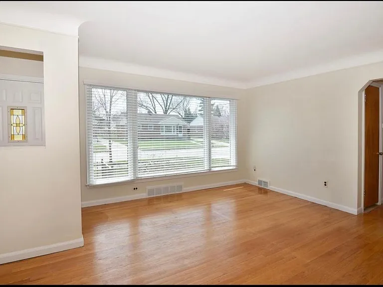 523 E La Salle Ave — Photo 4