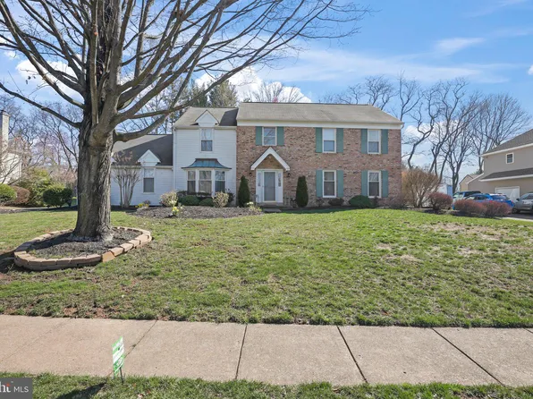 876 Henry Dr, Yardley, PA 19067