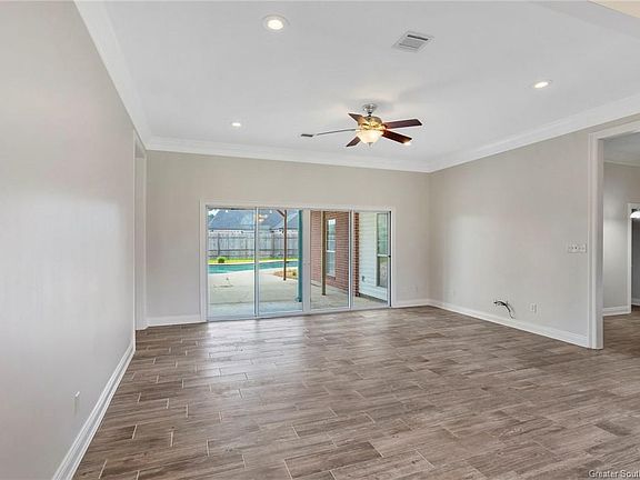 3rd image of 4931 Westridge Park W