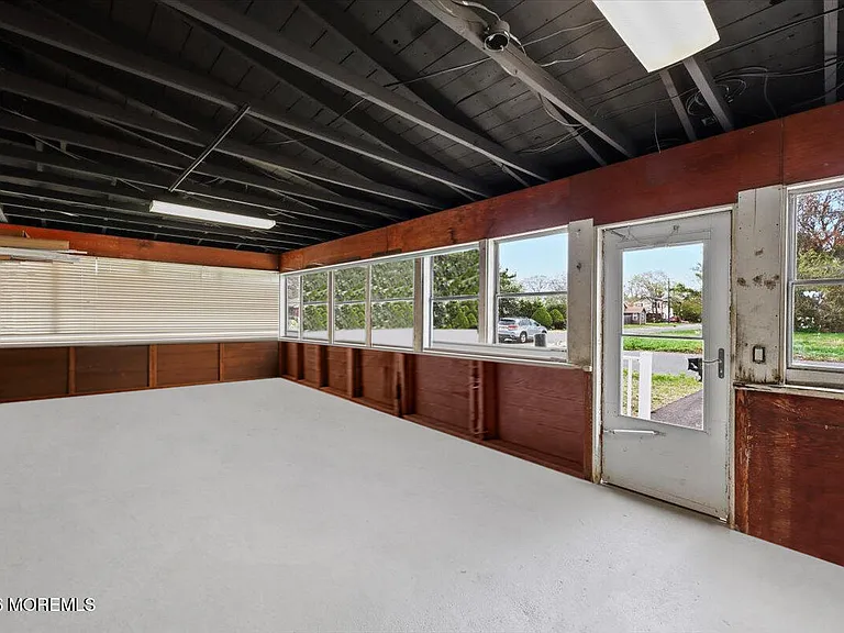 506 Lloyd Rd — Photo 9