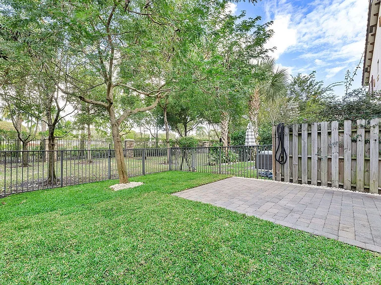 12756 Anthorne Ln S — Photo 42