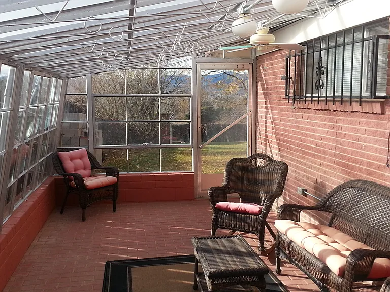 33 Skyline Dr — Photo 3