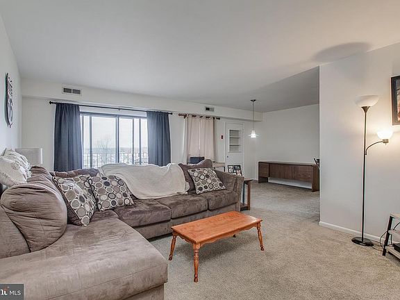 2nd image of 1749 Edgewood Hill Cir APT 203