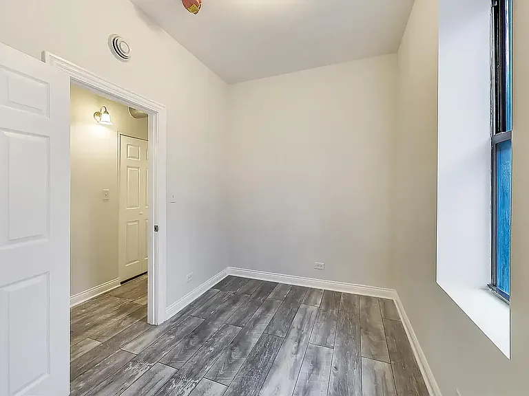 2213 W 23rd Pl #2F — Photo 9
