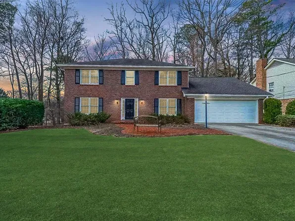 5323 Lakesprings Dr, Atlanta, GA 30338