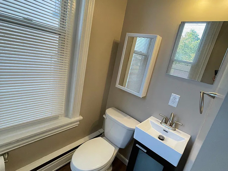 15 2nd Ave #3 — Photo 4