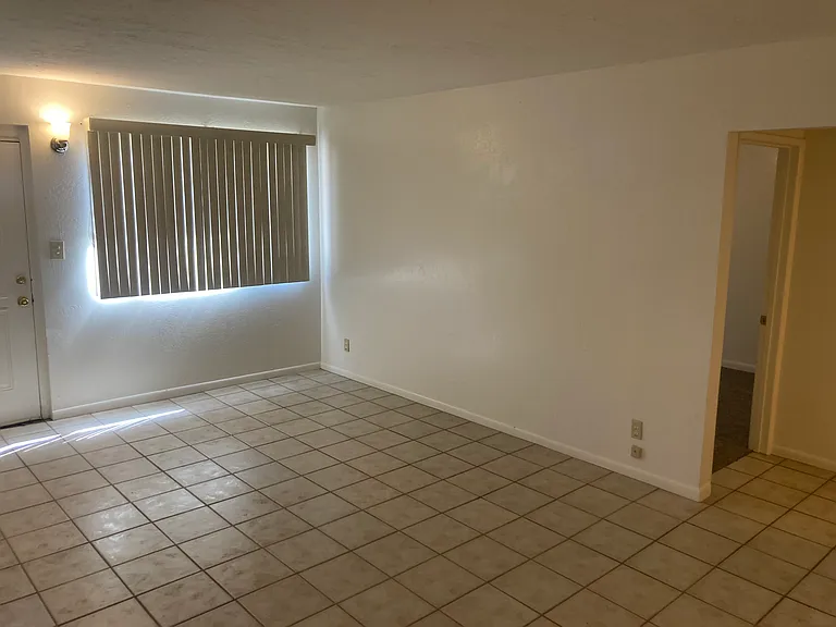 1713 E Arrowhead Ave #A — Photo 4